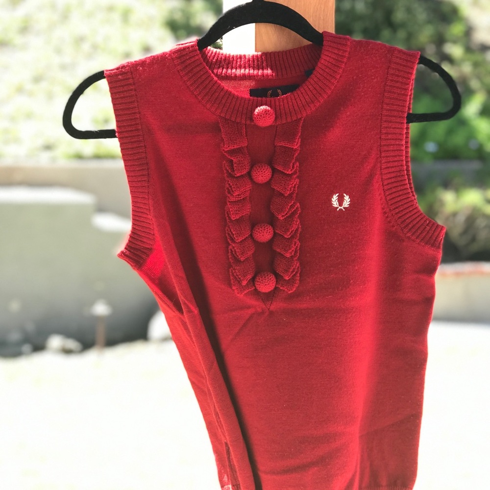 Fred Perry Knit Ruffled Vest